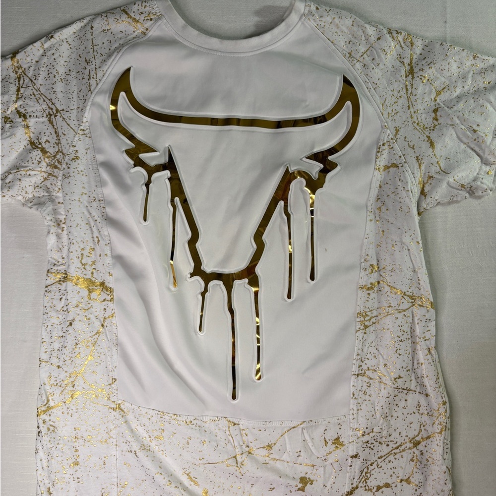 Switch Chicago Bulls White and Gold Bull Graphic T-Shirt Size medium